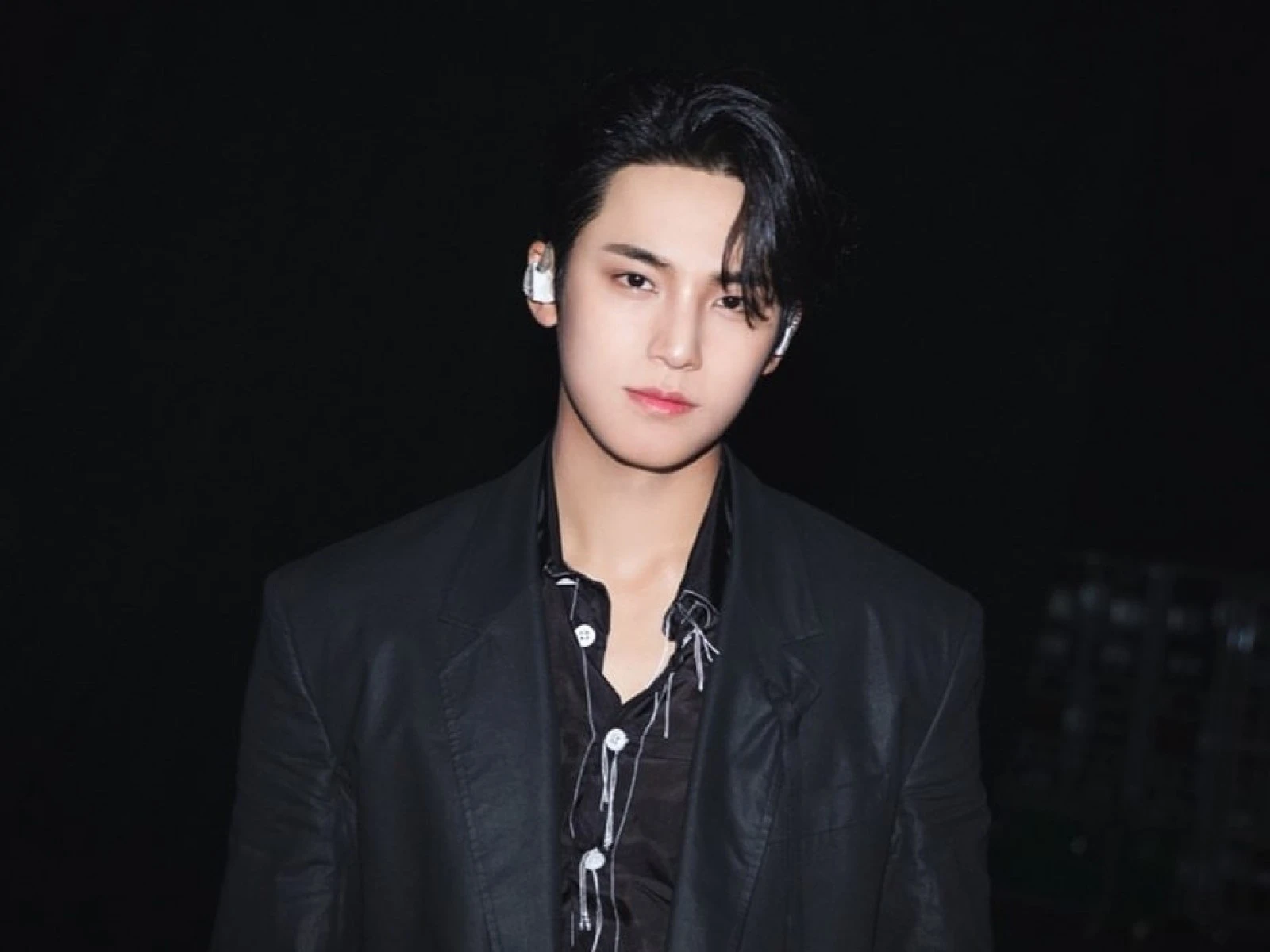 Editorial gallery of Mingyu (SEVENTEEN) styled in soft summer outfits blending dusty mauve, mist blue, and slate neutrals, highlighting heather gray, dusty mauve, mist blue, slate green, and antique silver.