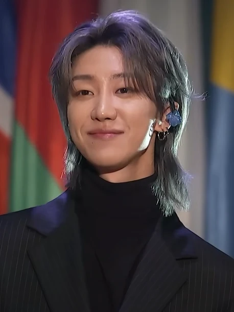 The8 (SEVENTEEN) wearing saturated autumn looks with molten metallics, showcasing burnt sienna, chartreuse, emerald, molten gold, and espresso from the Vibrant Autumn palette.