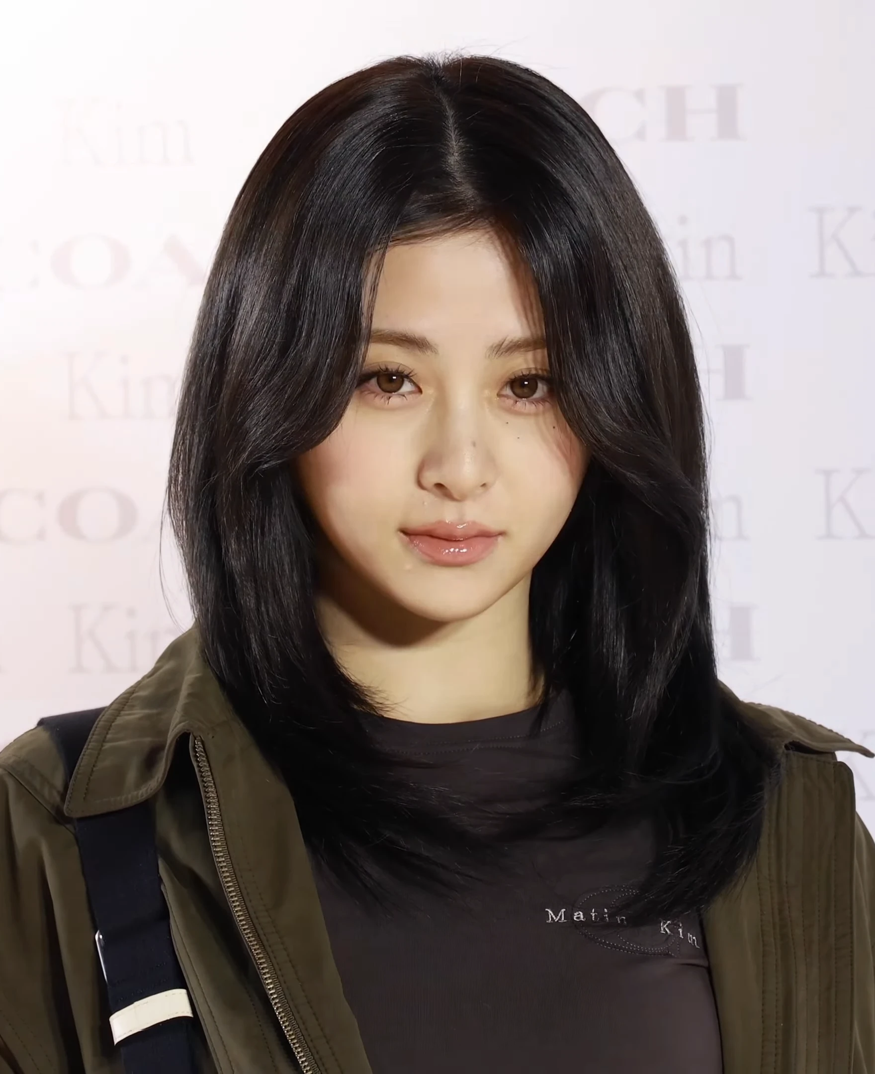 Yunjin (LE SSERAFIM) wearing cool-toned looks with berry accents and fluid movement, showcasing powder blue, soft lilac, rose quartz, silvery sage, and midnight plum from the True Summer palette.